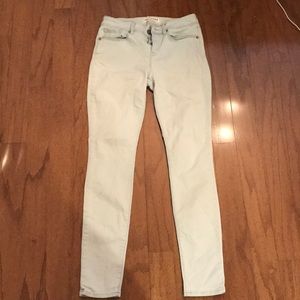 Bullhead Denim Co. nearly white jeans.